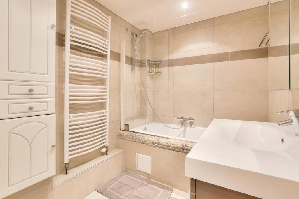 Appartement Spacieux Au Coeur De ストラスブール エクステリア 写真